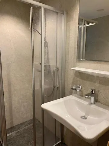 Haus Bergfrieden 아파트 카우넬탈