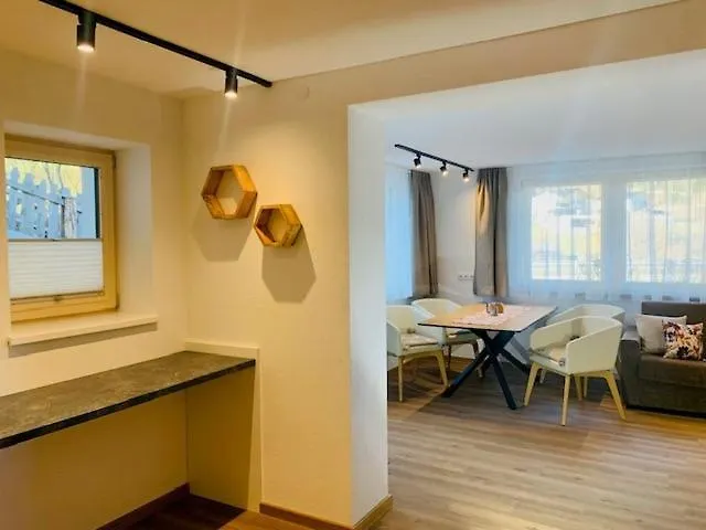 Haus Bergfrieden 아파트 *