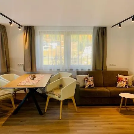 Haus Bergfrieden Apartman *